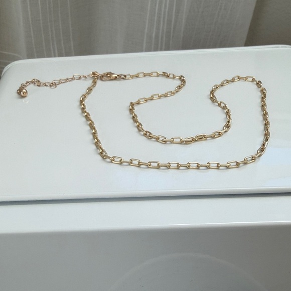 Gold Paperclip chain - Picture 2 of 3